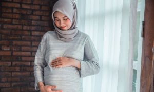 APAKAH IBU HAMIL BOLEH PUASA?